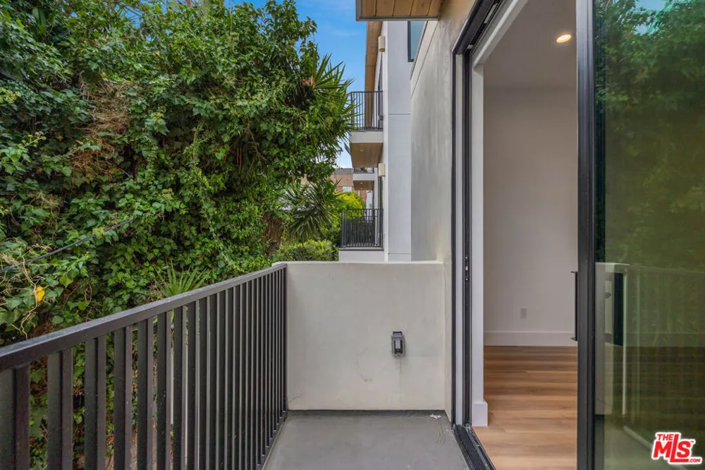 5313 Ben Avenue #1 Valley Village, CA 91607