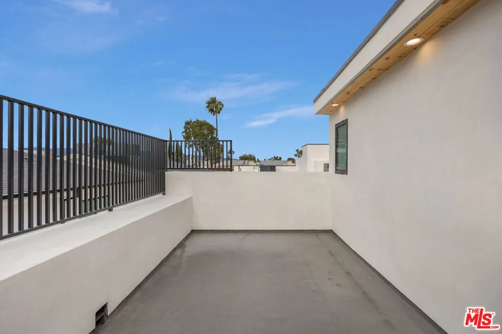 5313 Ben Avenue #1 Valley Village, CA 91607
