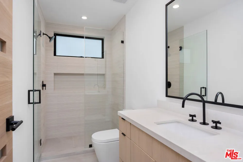 5313 Ben Avenue #1 Valley Village, CA 91607