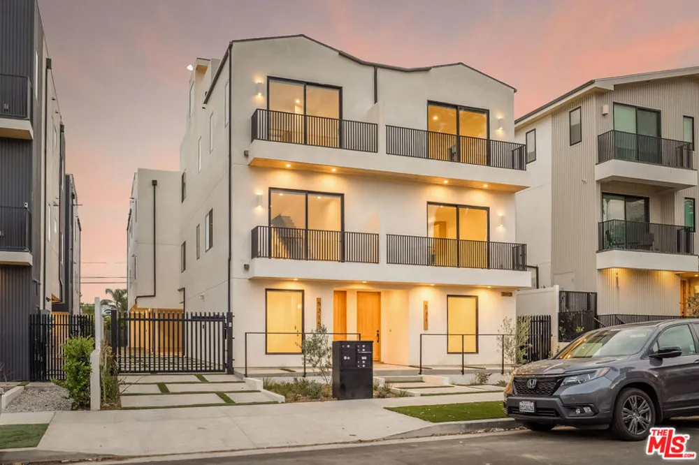 5313 Ben Avenue #1 Valley Village, CA 91607