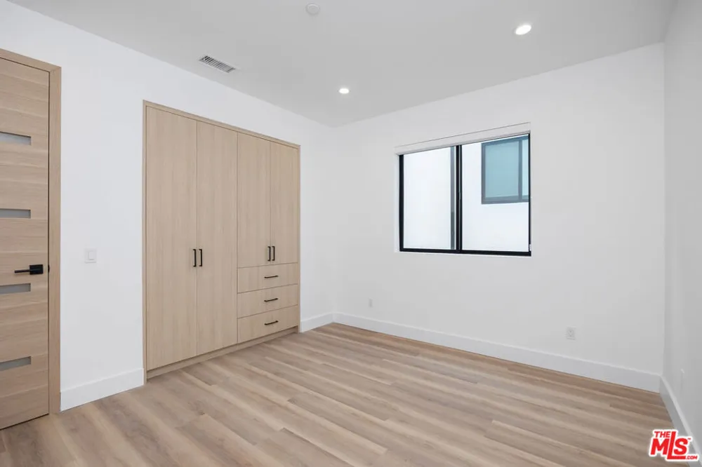 5313 Ben Avenue #1 Valley Village, CA 91607