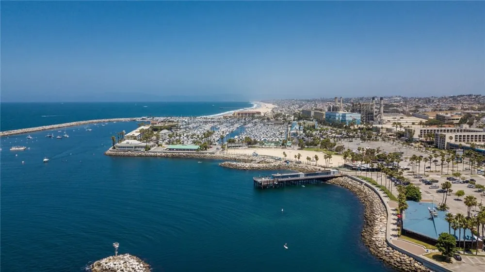 1906 Carnegie Lane #E Redondo Beach, CA 90278