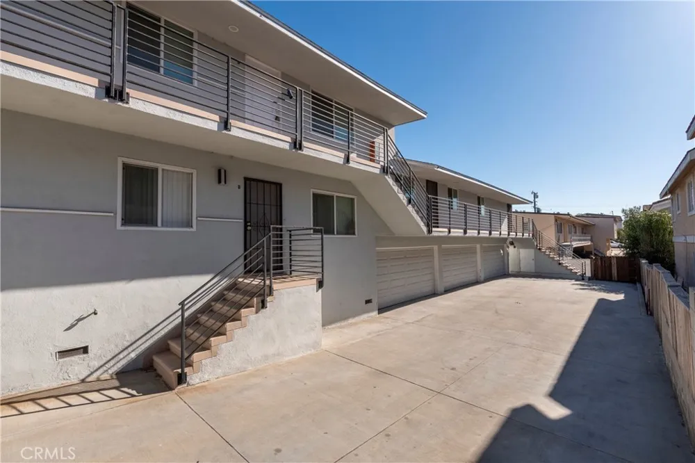 1906 Carnegie Lane #E Redondo Beach, CA 90278