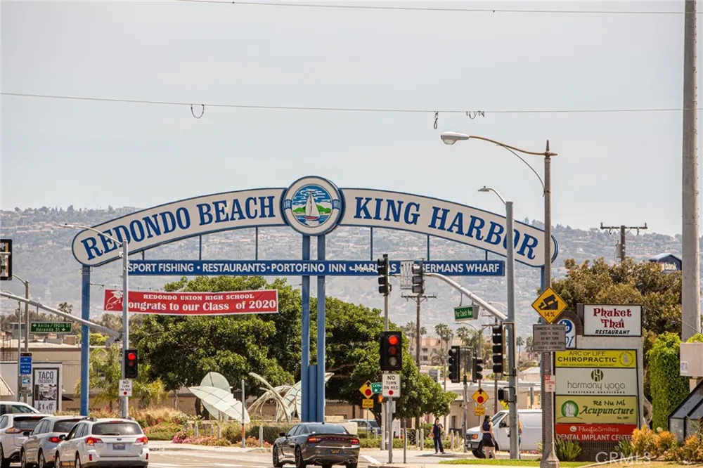 1906 Carnegie Lane #E Redondo Beach, CA 90278