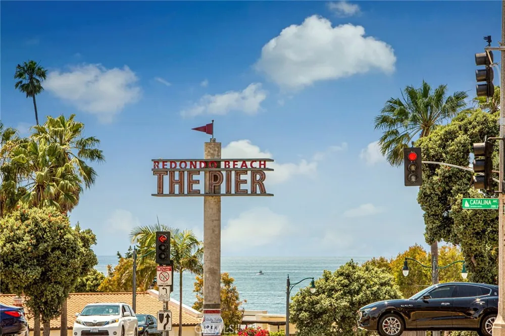 1906 Carnegie Lane #E Redondo Beach, CA 90278