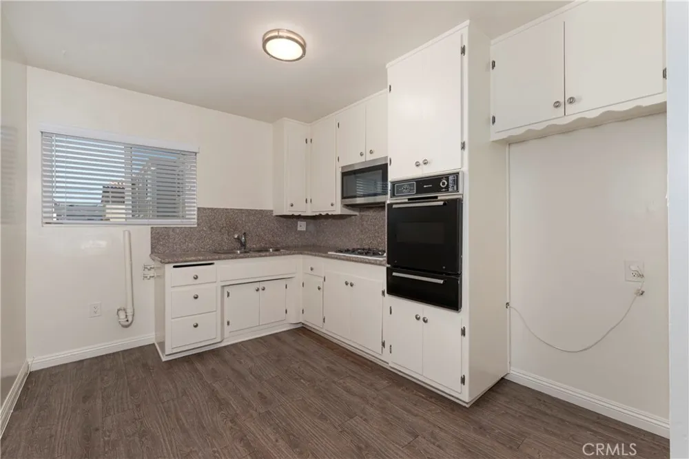 1906 Carnegie Lane #E Redondo Beach, CA 90278