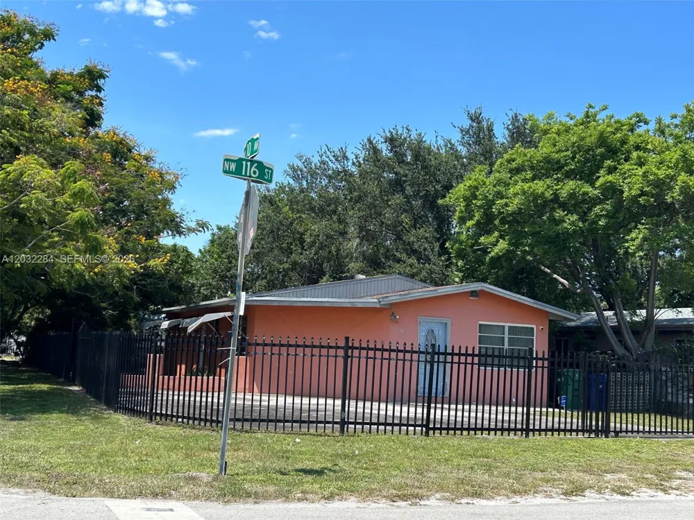 997 NW 116th St Miami, FL 33168