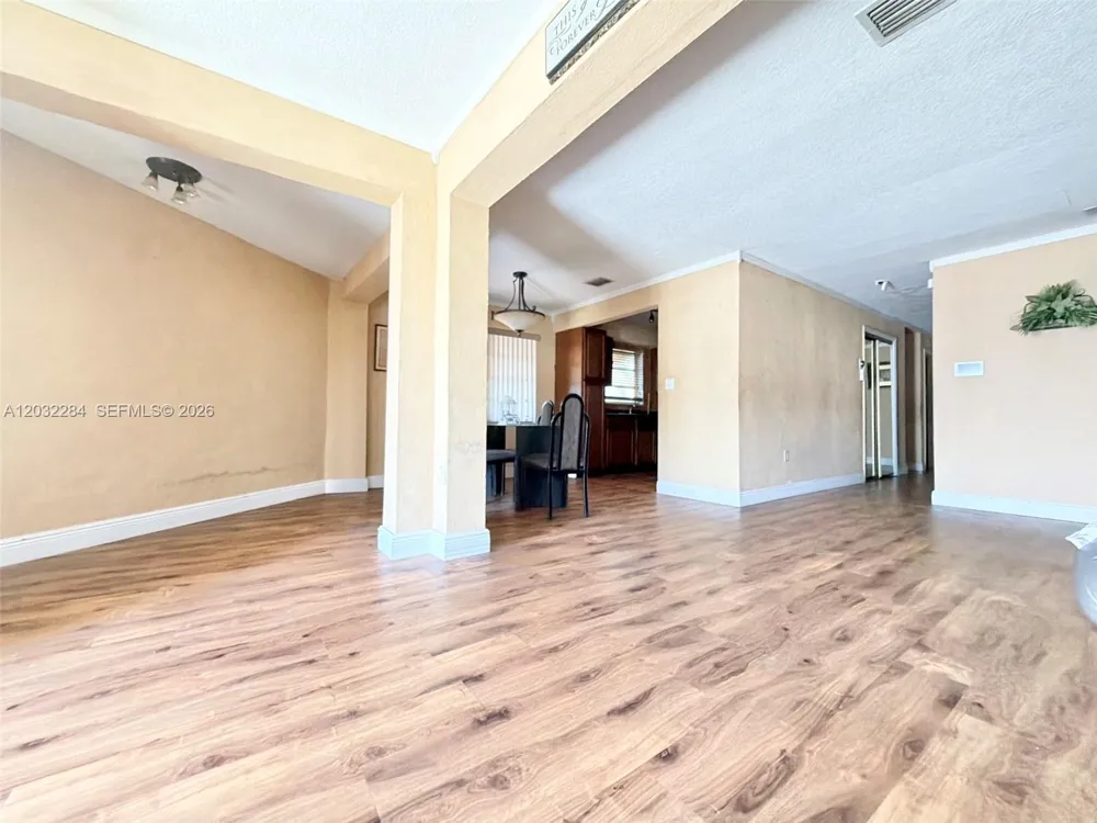 997 NW 116th St Miami, FL 33168