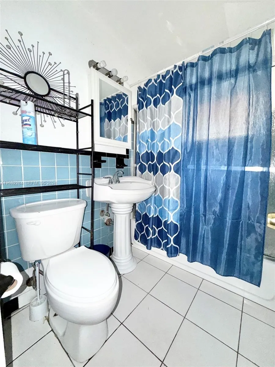 997 NW 116th St Miami, FL 33168
