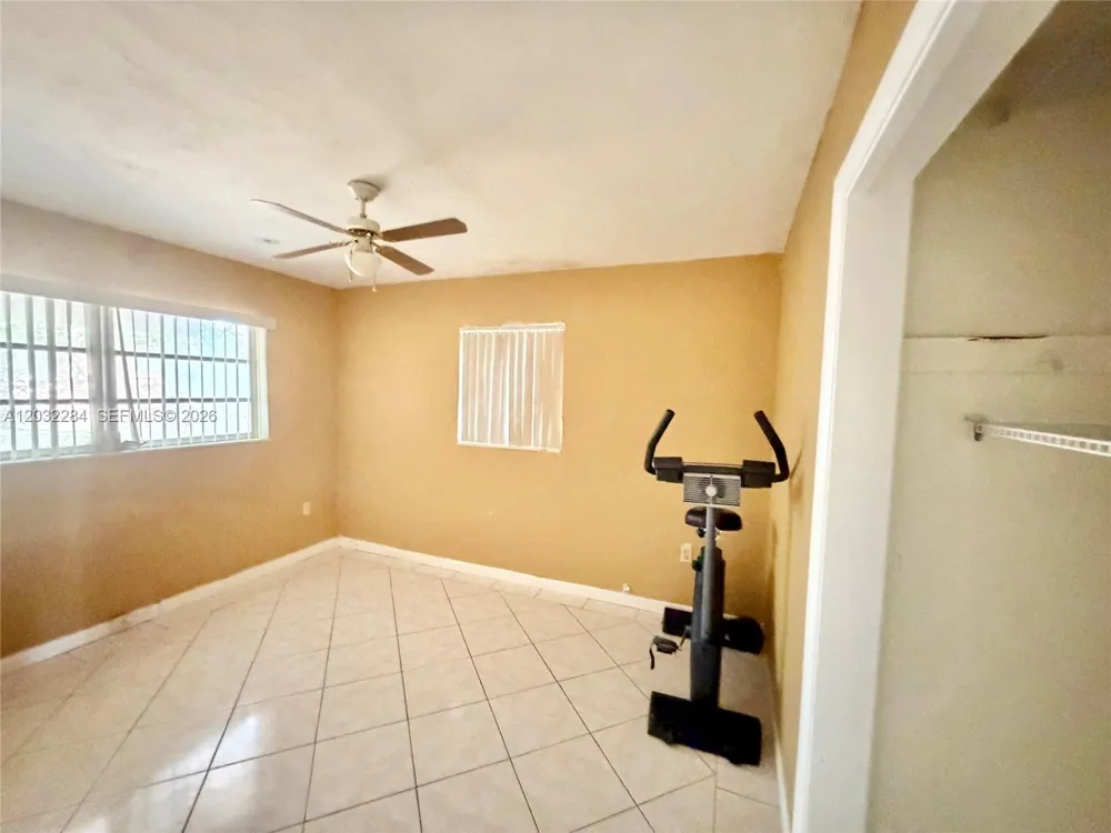 997 NW 116th St Miami, FL 33168