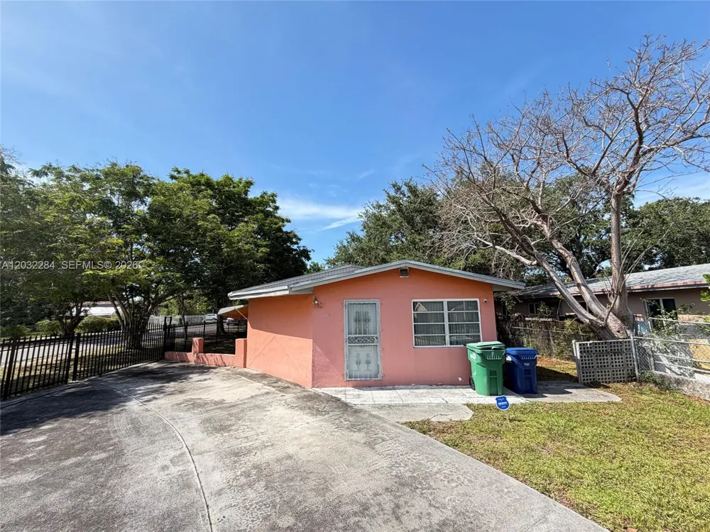 997 NW 116th St Miami, FL 33168
