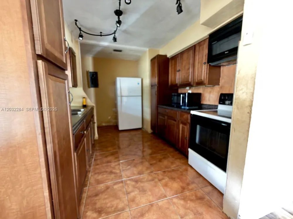 997 NW 116th St Miami, FL 33168