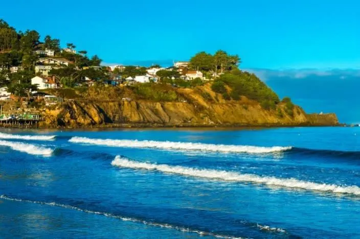 1290 De Solo Drive Pacifica, CA 94044