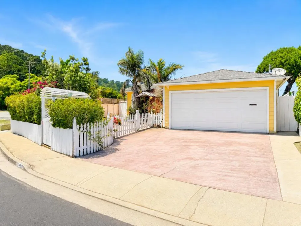 1290 De Solo Drive Pacifica, CA 94044