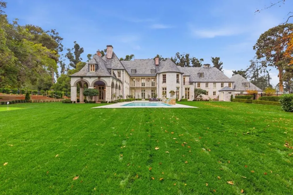 1200 Armsby Drive Hillsborough, CA 94010
