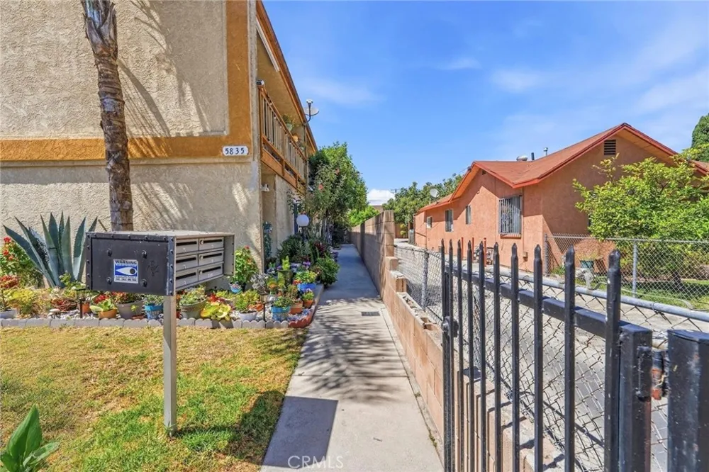 5835 Gotham St. #D Bell Gardens, CA 90201