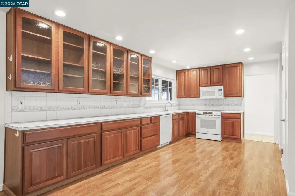 11 Xavier Pl Clayton, CA 94517