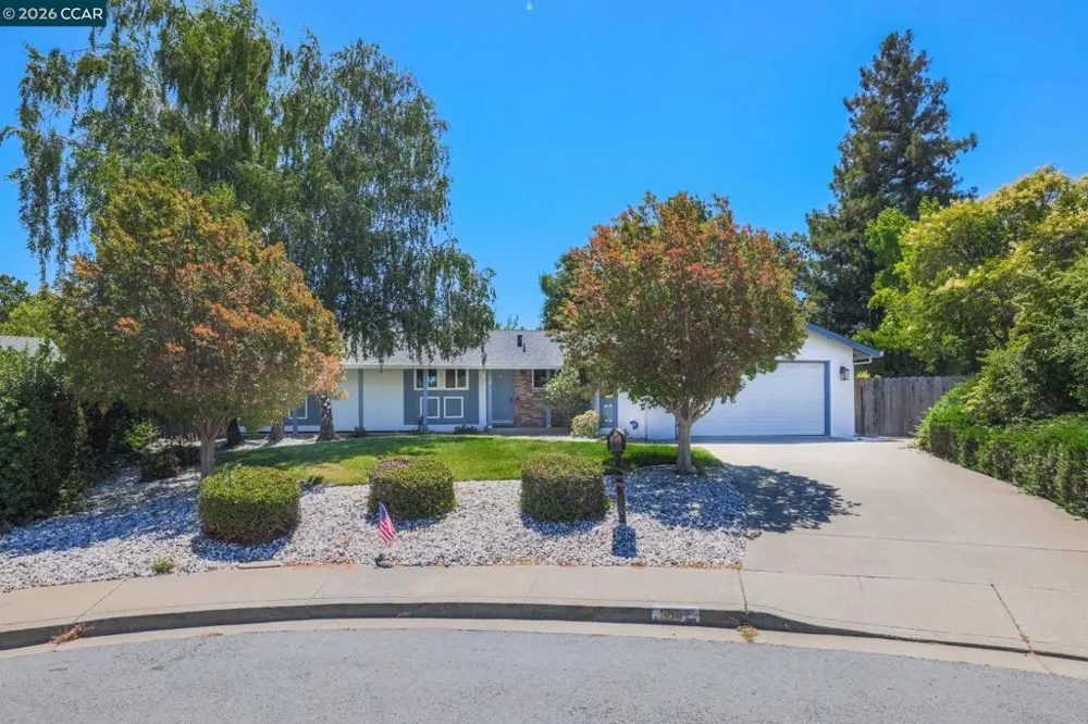 11 Xavier Pl Clayton, CA 94517