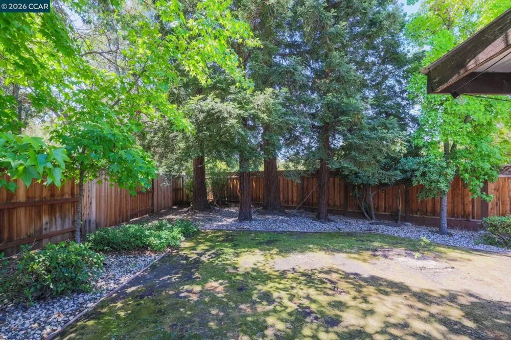 11 Xavier Pl Clayton, CA 94517