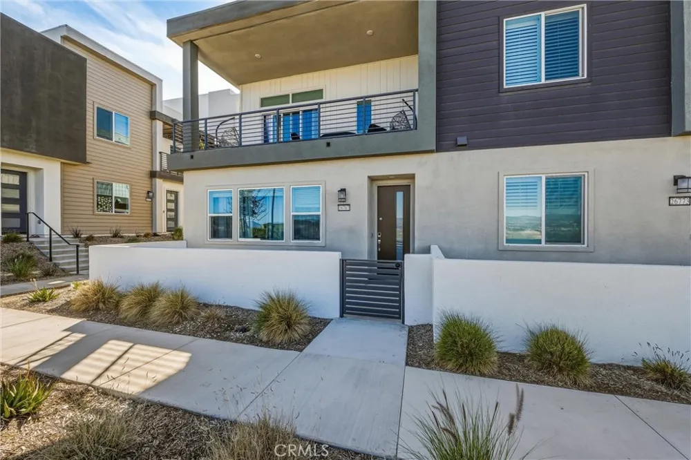 26767 Laurel Mountain Loop Valencia, CA 91381