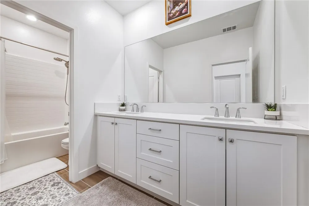 26767 Laurel Mountain Loop Valencia, CA 91381