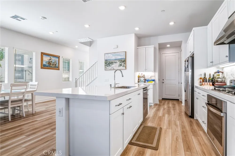 26767 Laurel Mountain Loop Valencia, CA 91381