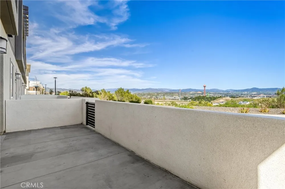 26767 Laurel Mountain Loop Valencia, CA 91381