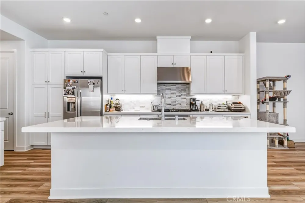 26767 Laurel Mountain Loop Valencia, CA 91381