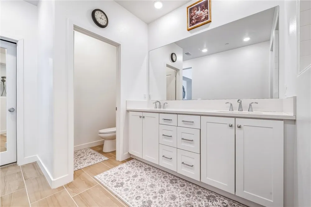 26767 Laurel Mountain Loop Valencia, CA 91381