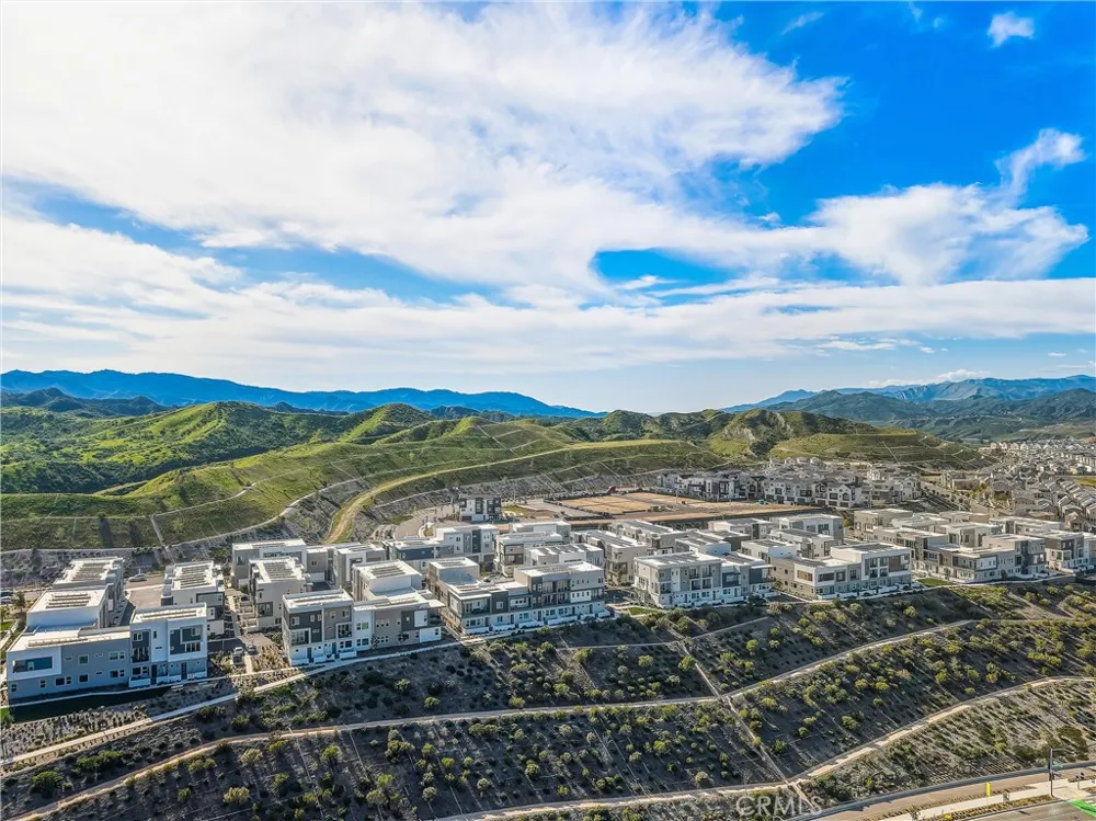 26767 Laurel Mountain Loop Valencia, CA 91381