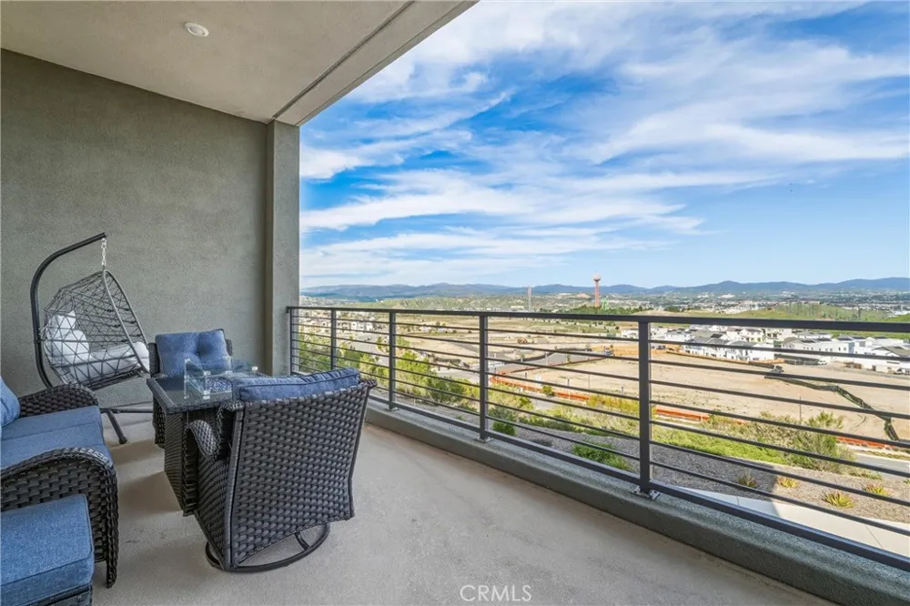 26767 Laurel Mountain Loop Valencia, CA 91381