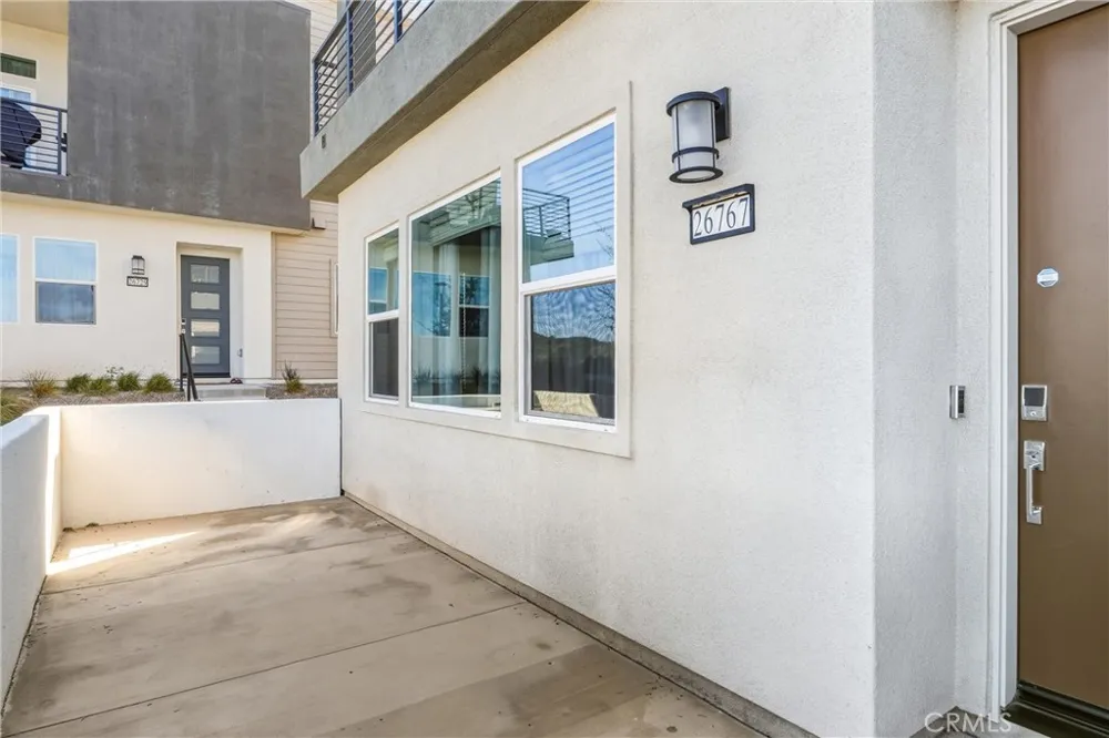 26767 Laurel Mountain Loop Valencia, CA 91381