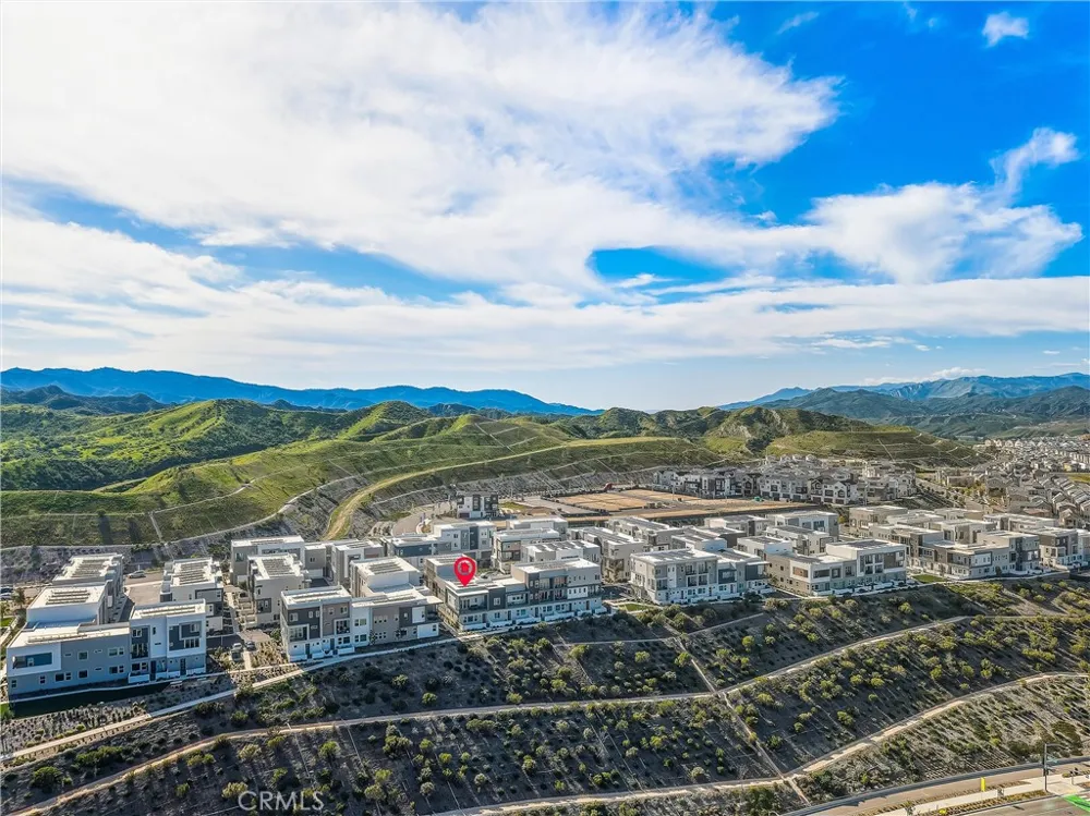 26767 Laurel Mountain Loop Valencia, CA 91381