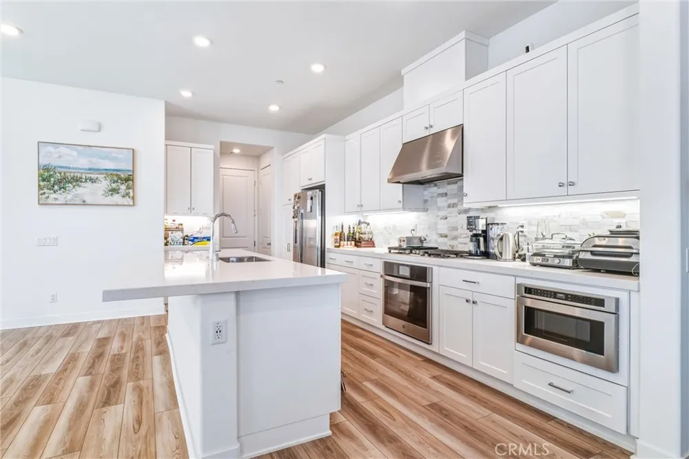 26767 Laurel Mountain Loop Valencia, CA 91381