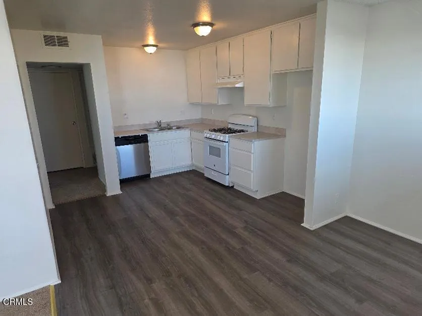 2500 El Dorado Avenue #B Oxnard, CA 93033