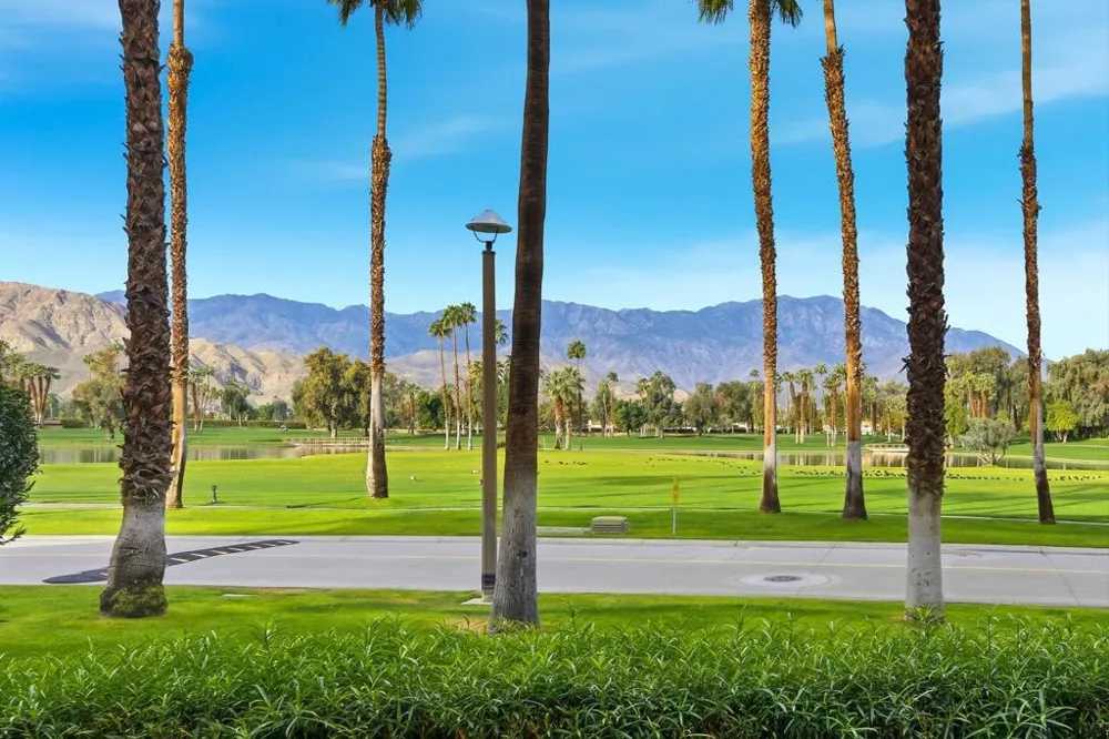 910 Island Drive #114 Rancho Mirage, CA 92270