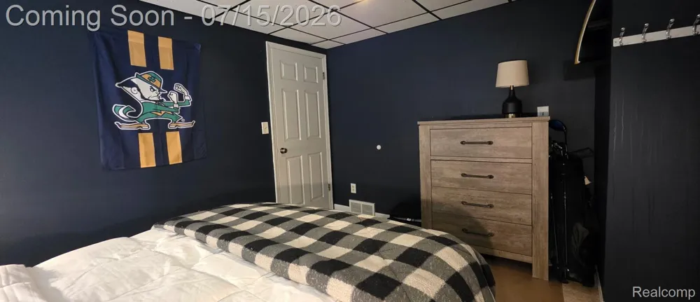 3285 Mapledale Street Commerce Charter Township, MI 48382