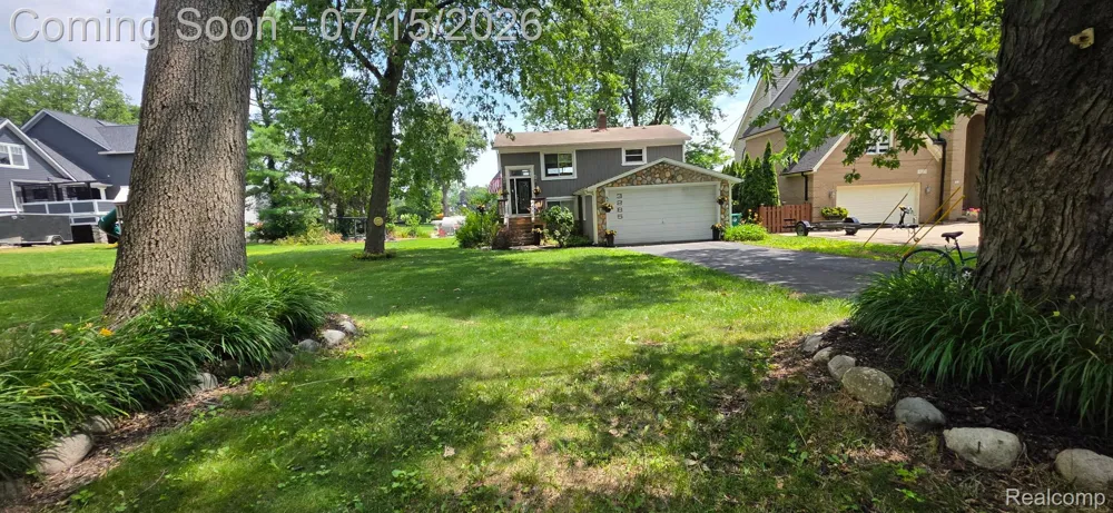 3285 Mapledale Street Commerce Charter Township, MI 48382