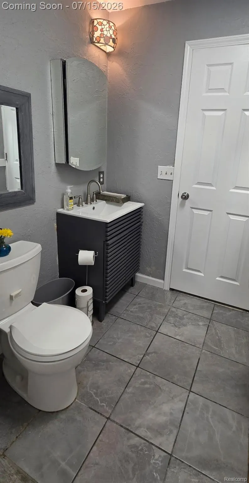 3285 Mapledale Street Commerce Charter Township, MI 48382