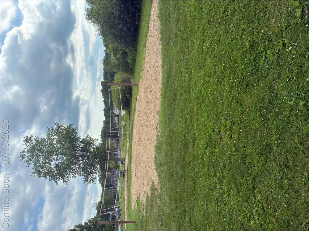 3285 Mapledale Street Commerce Charter Township, MI 48382