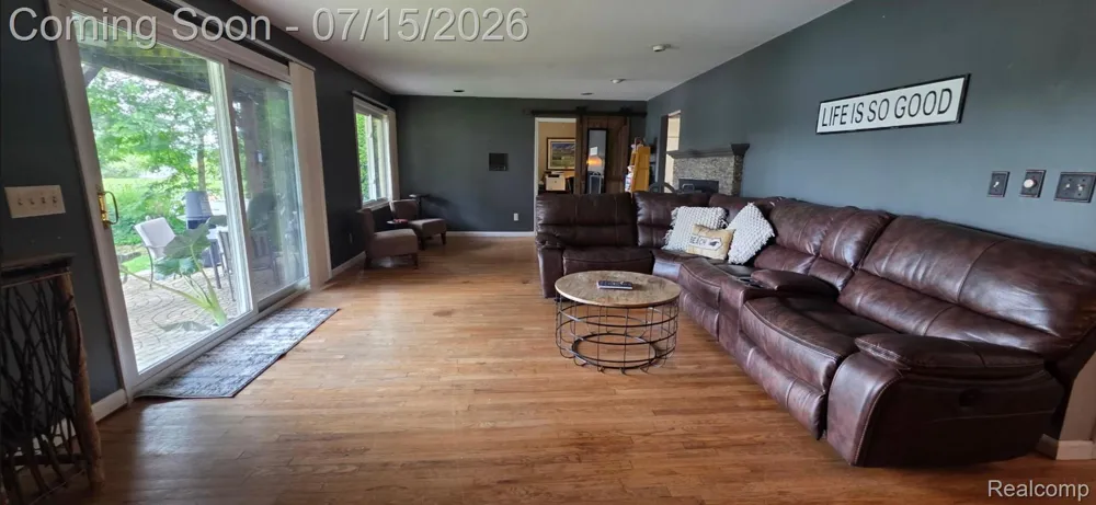 3285 Mapledale Street Commerce Charter Township, MI 48382