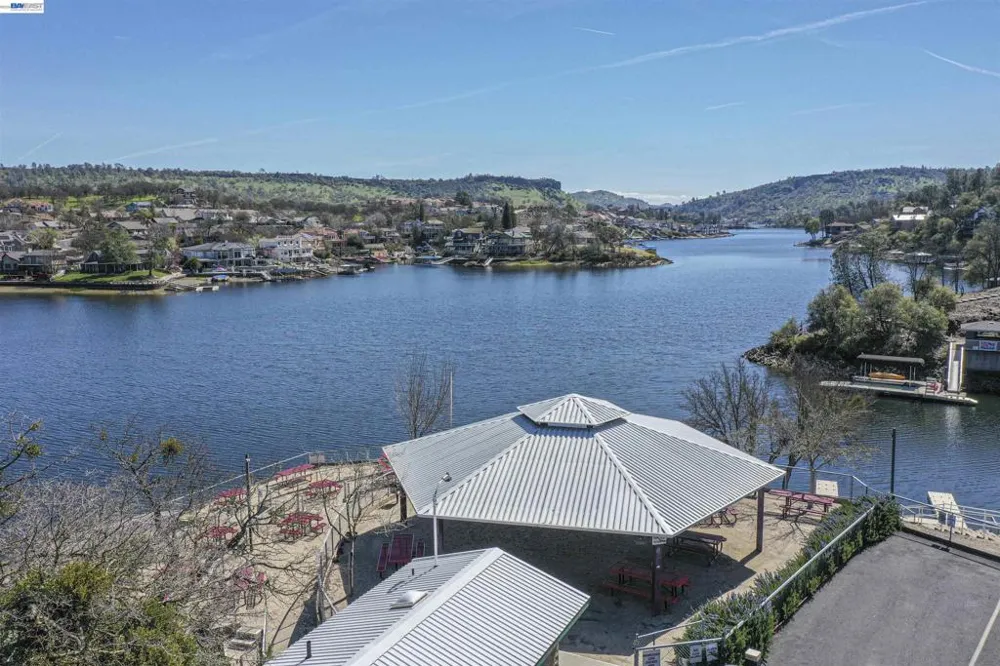 2844 Canoe Copperopolis, CA 95228