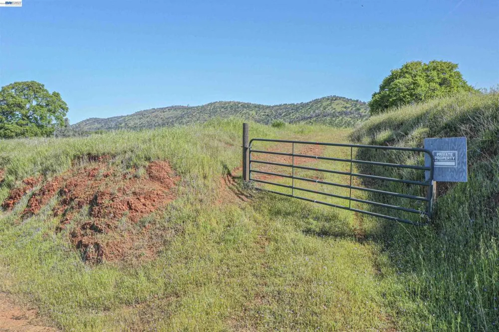 2844 Canoe Copperopolis, CA 95228