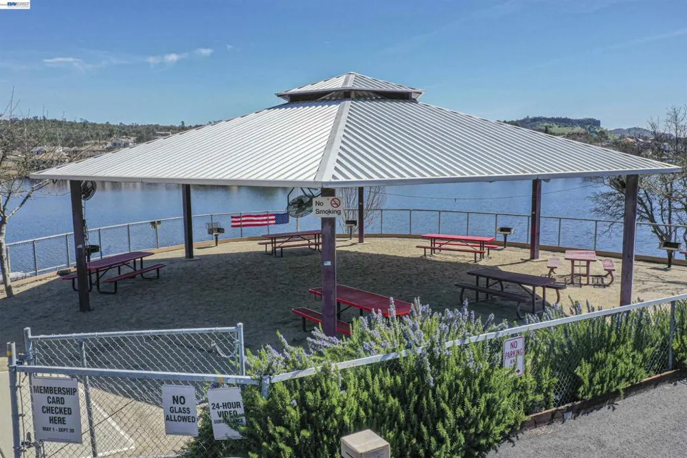 2844 Canoe Copperopolis, CA 95228
