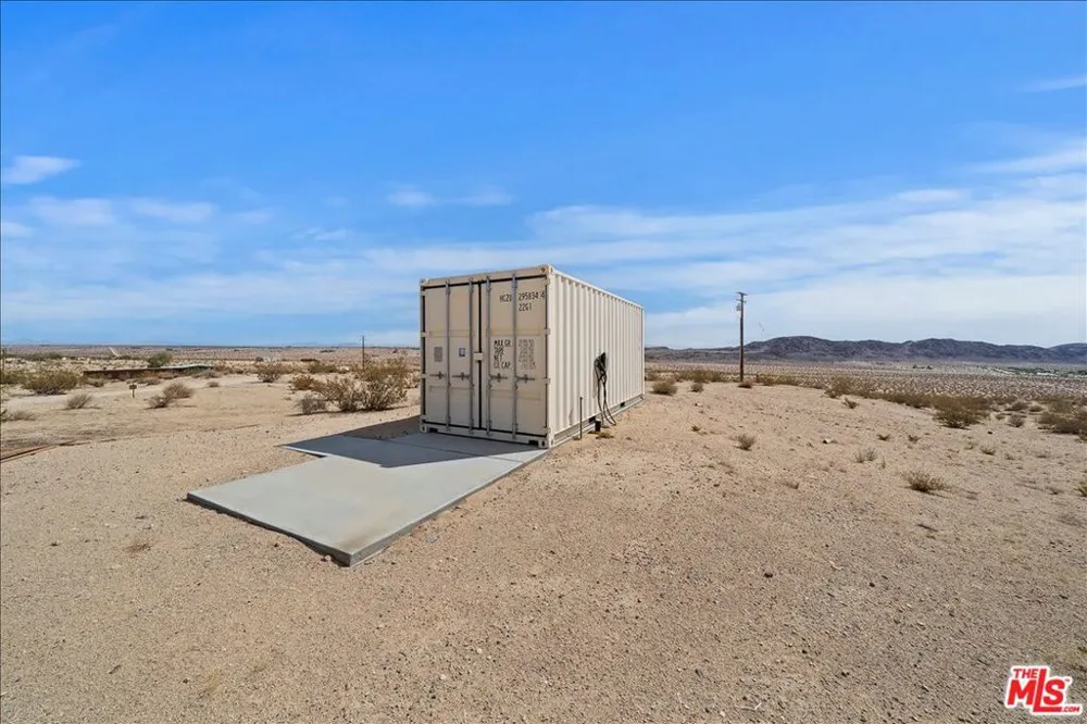 2373 Arizona Road Joshua Tree, CA 92252