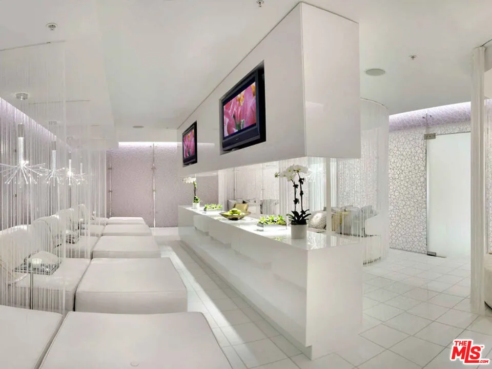 900 W OLYMPIC BOULEVARD #31E Los Angeles, CA 90015