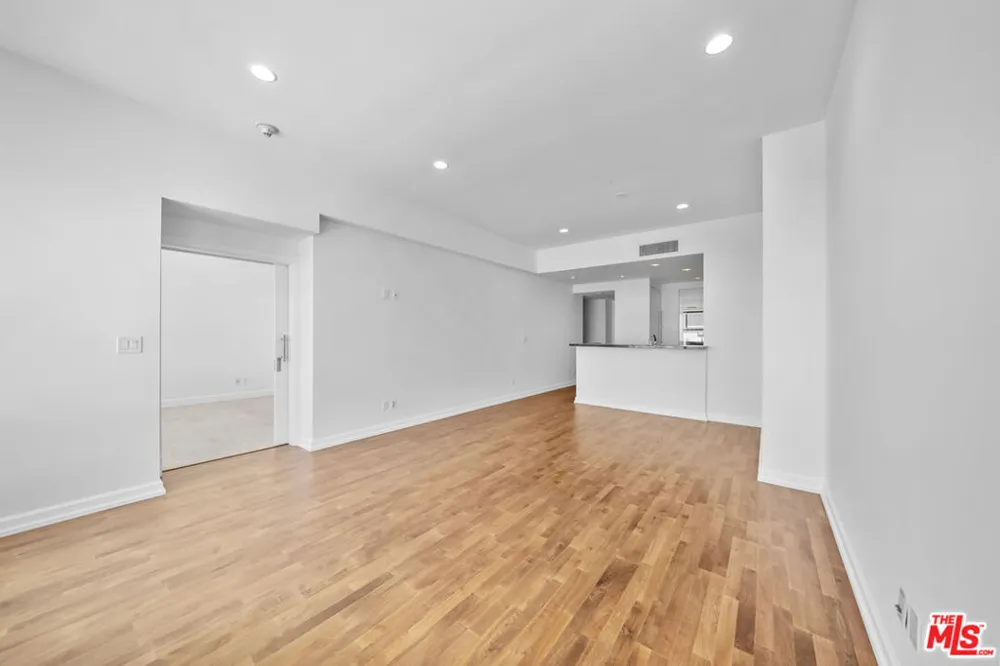 900 W OLYMPIC BOULEVARD #31E Los Angeles, CA 90015