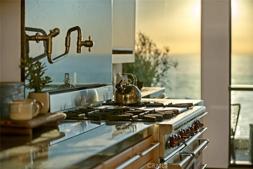 2665 Victoria Drive Laguna Beach, CA 92651