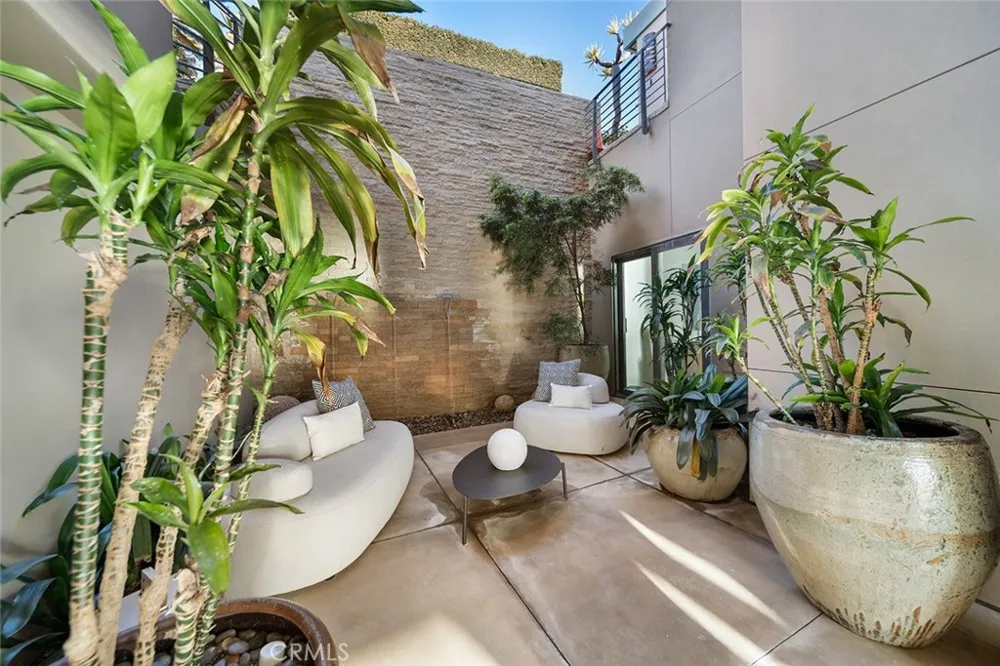 2665 Victoria Drive Laguna Beach, CA 92651