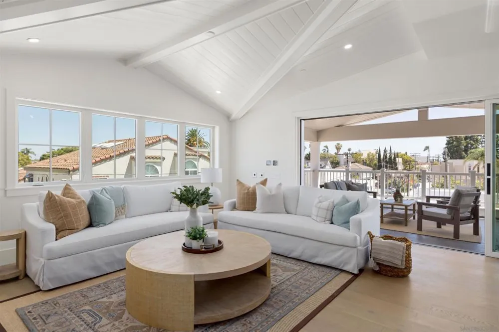 747 Orange Ave #304 Coronado, CA 92118